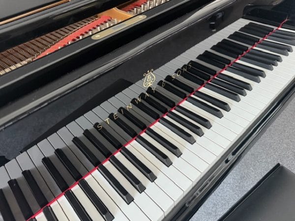 STEINWAY & SONS – Flügel, Modell B – 211 in schwarz Hochglanz poliert - Image 4