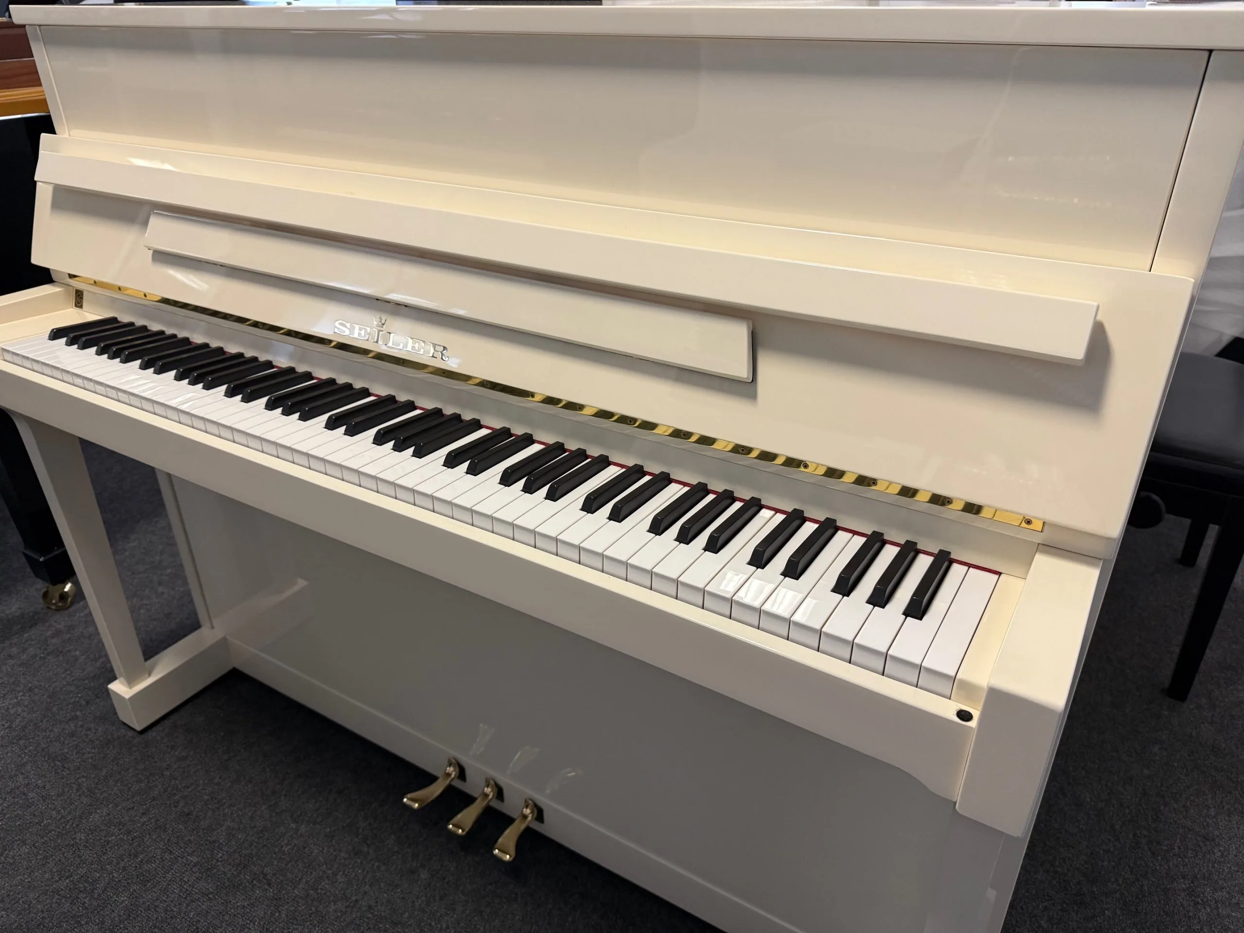 SEILER Klavier, Modell 116