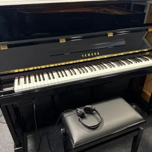 YAMAHA - Klavier, Modell B 3 - 121 incl. Stummschaltung